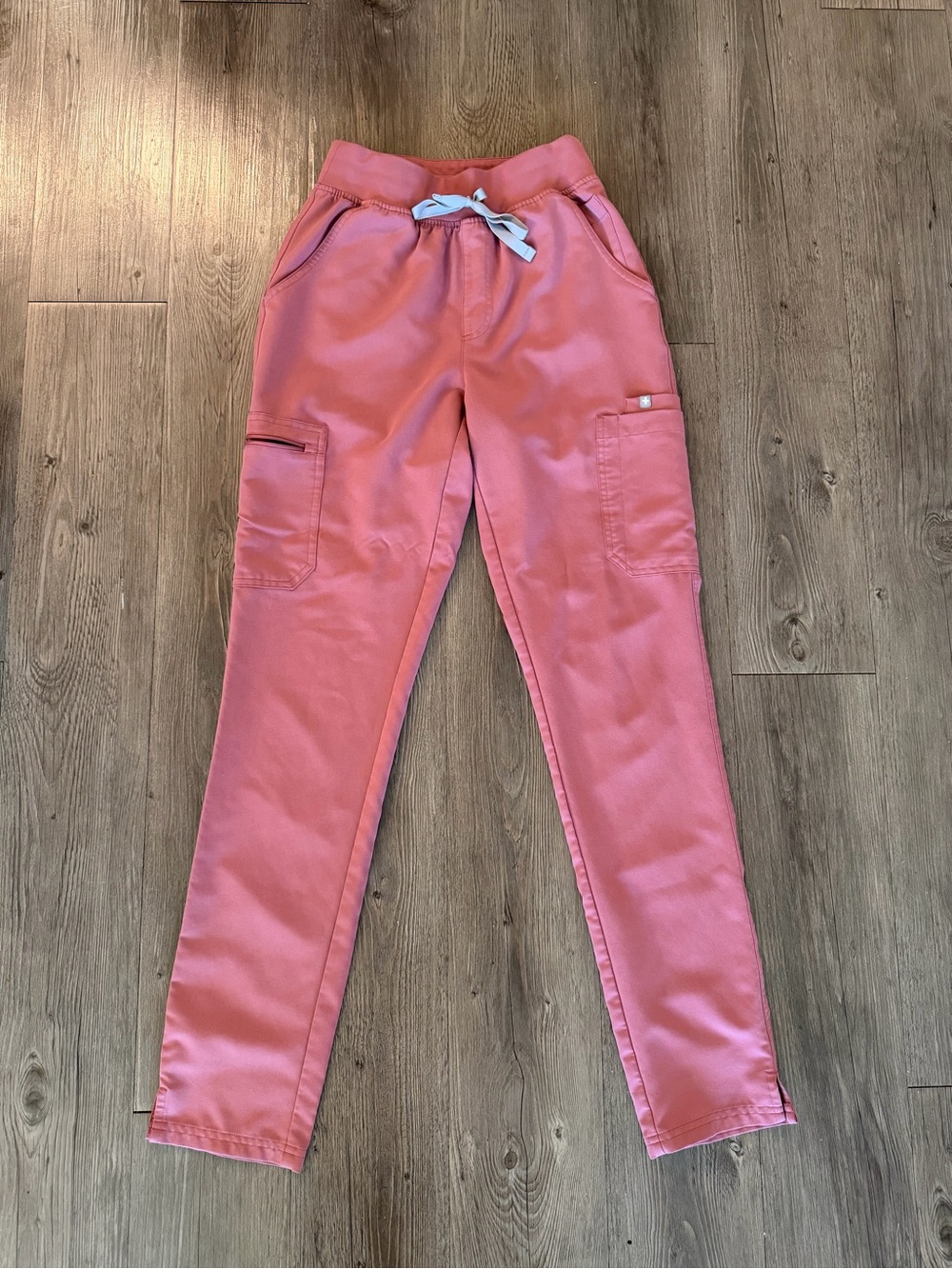 Figs skinny yola
